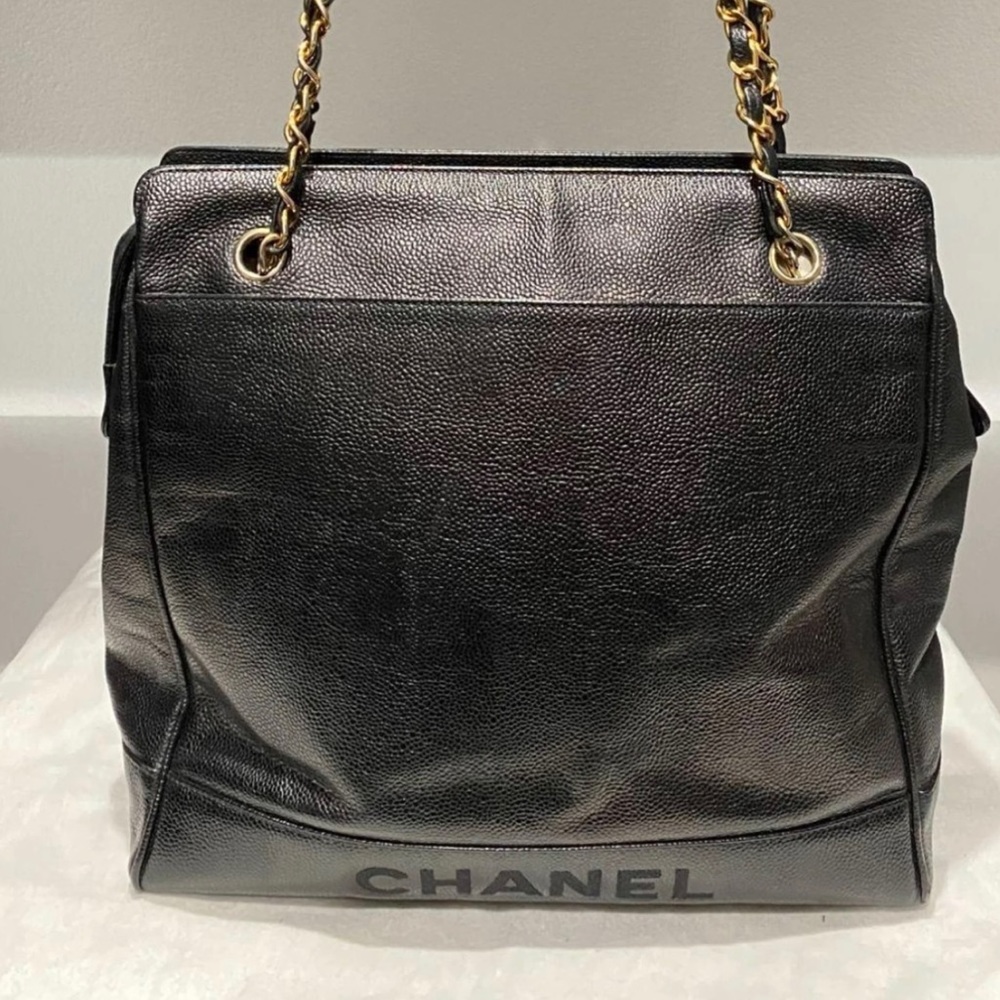 Chanel Tote chained bag in Caviar Leather (Excellent Condition)